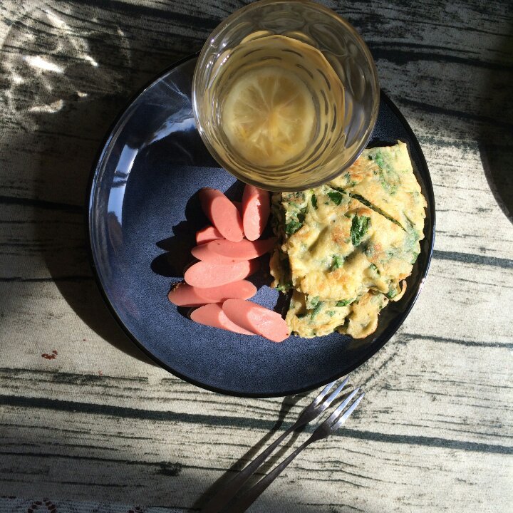 芹菜叶蛋饼