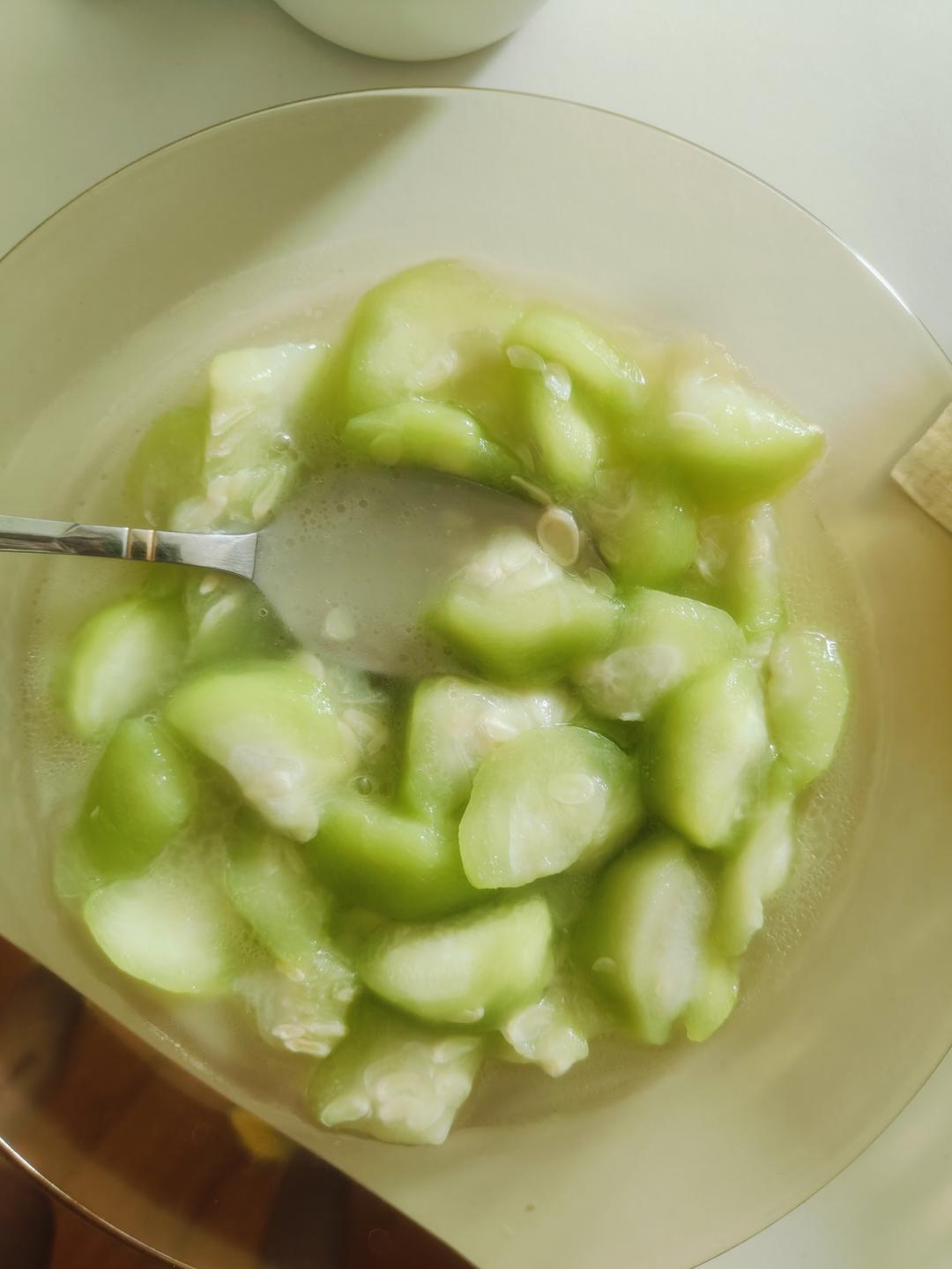 素炒丝瓜|这样做绝了！简单又好吃！