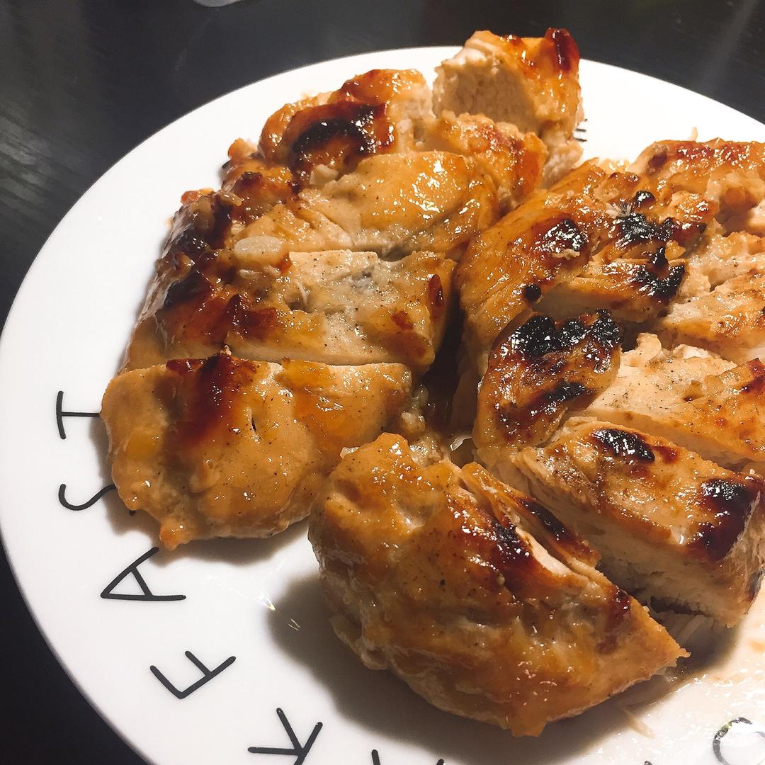 酷炫屌炸天好吃的煎鸡胸肉（香蒜蜂蜜煎鸡胸肉）