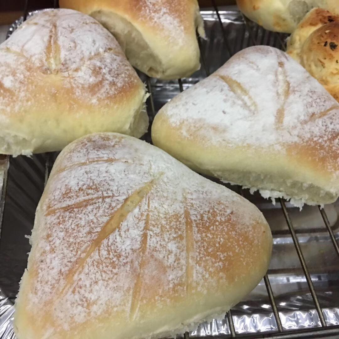 咸香的玉米毛豆软欧包