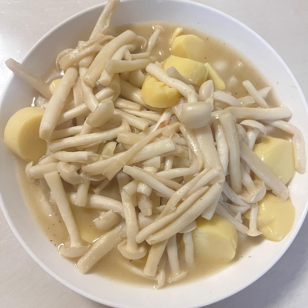 蟹味菇（海鲜菇）炖豆腐