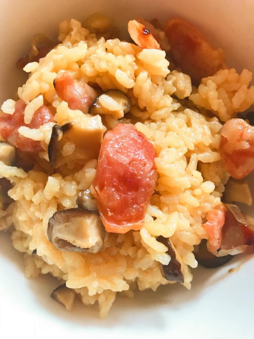 电饭锅版香菇腊肠饭