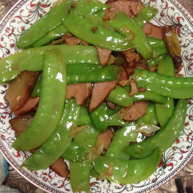 荷兰豆炒腊肉