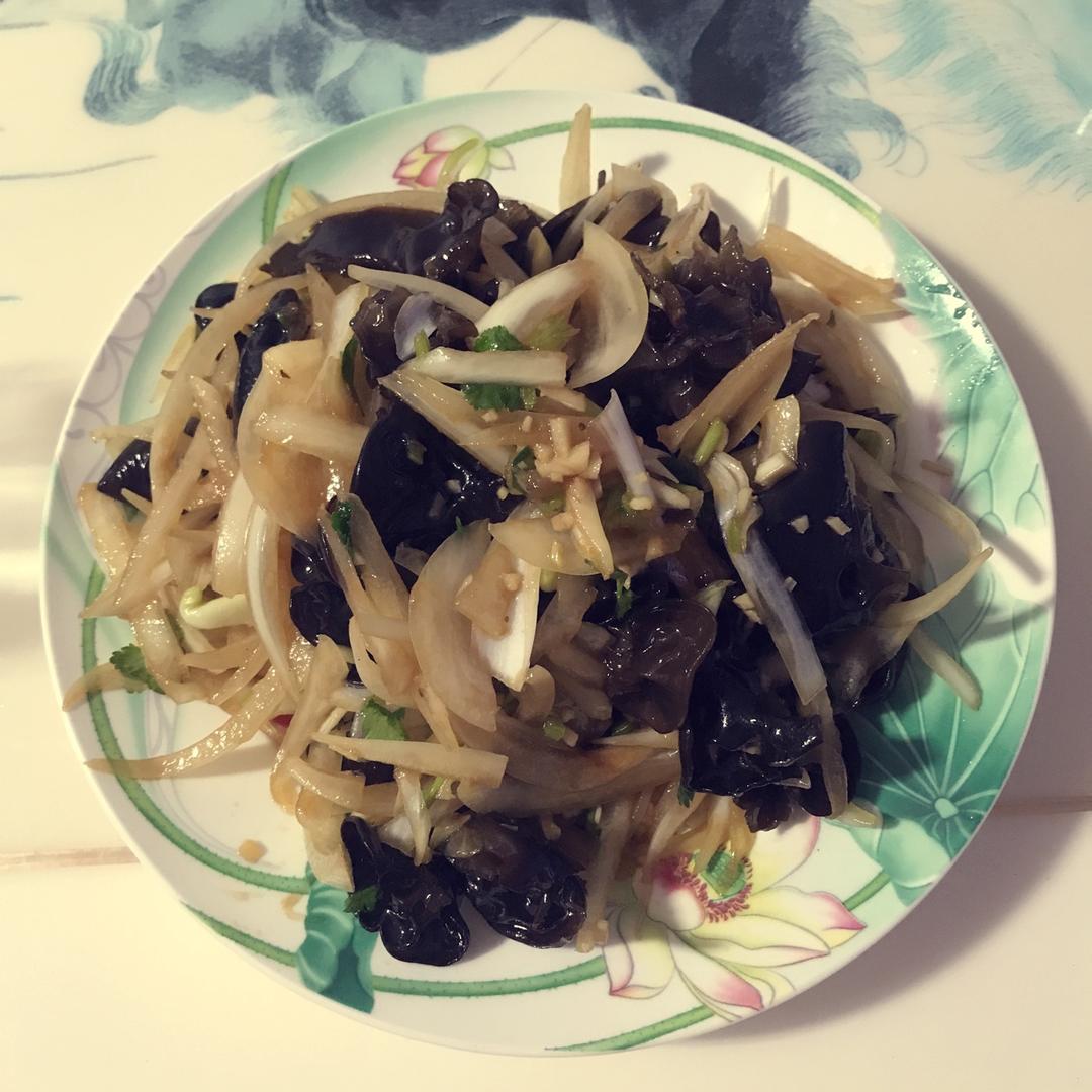 凉拌洋葱木耳