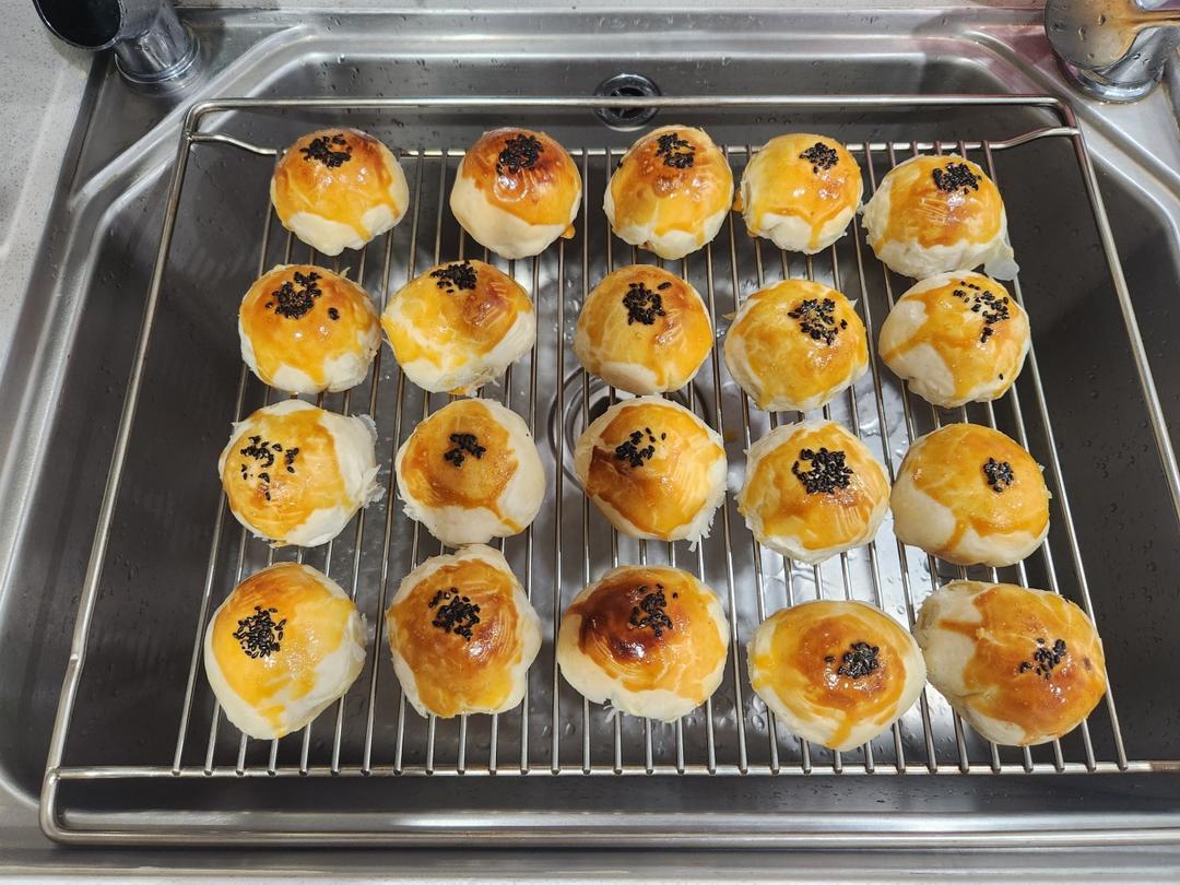 超简单 免揉 酥掉渣的蛋黄酥(超详细附全程视频)不破酥『万能酥皮』