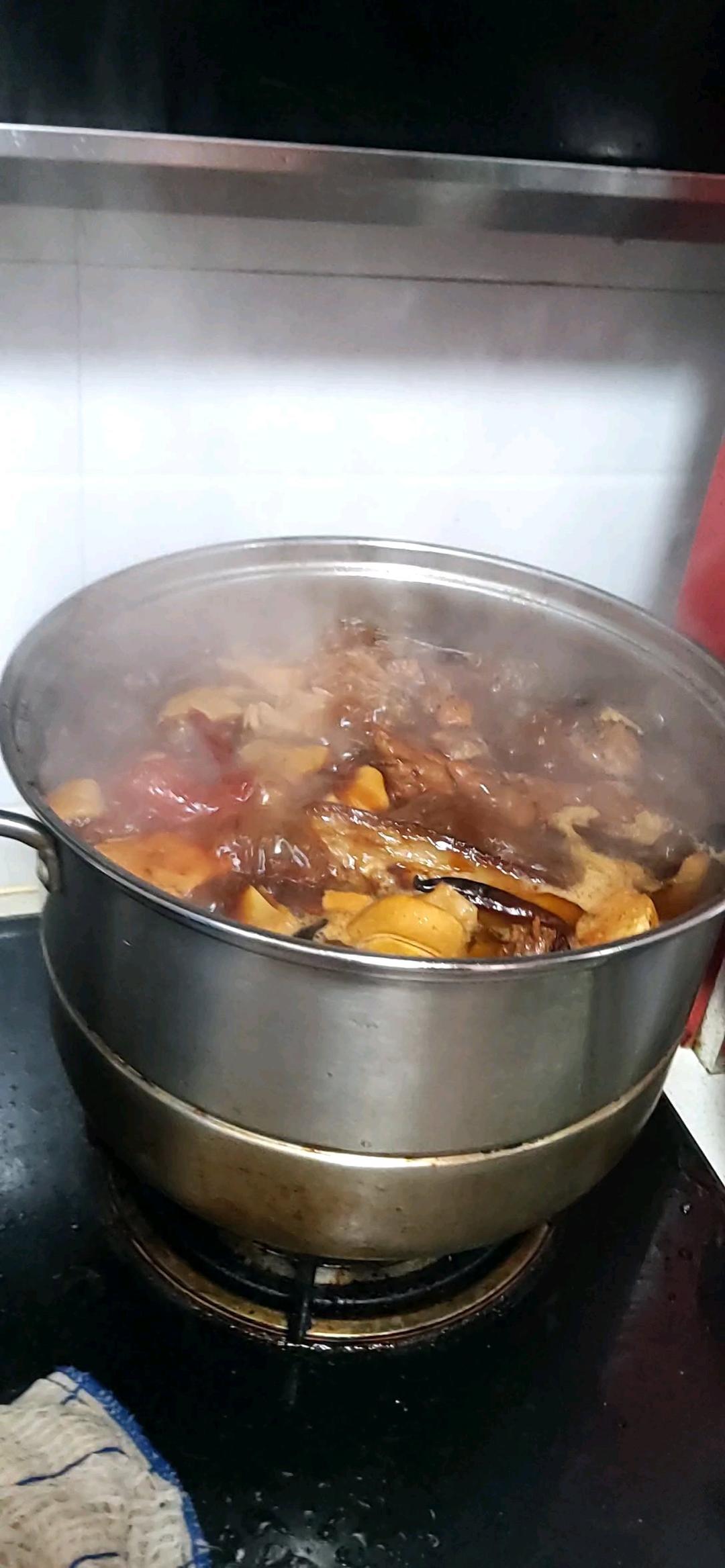 酱肘子