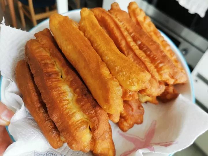 小美超好吃油条，比油条店都要好吃！附咸豆浆