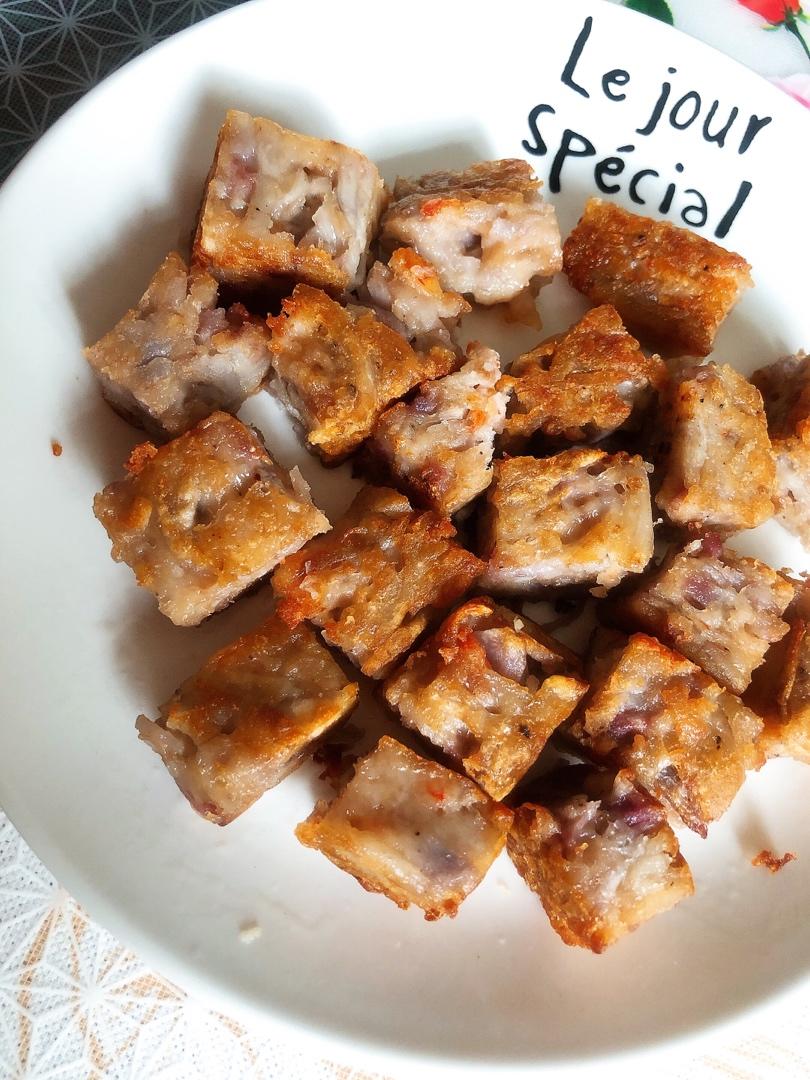 粉嫩的芋头配上鲜虾和猪肉，味道别提有多赞了,宝宝吃了还补铁补钙