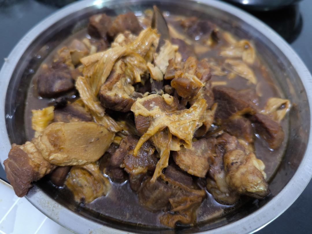 广式焖牛腩