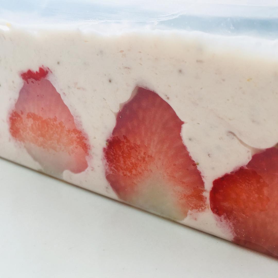 草莓慕斯（无需蛋糕片）