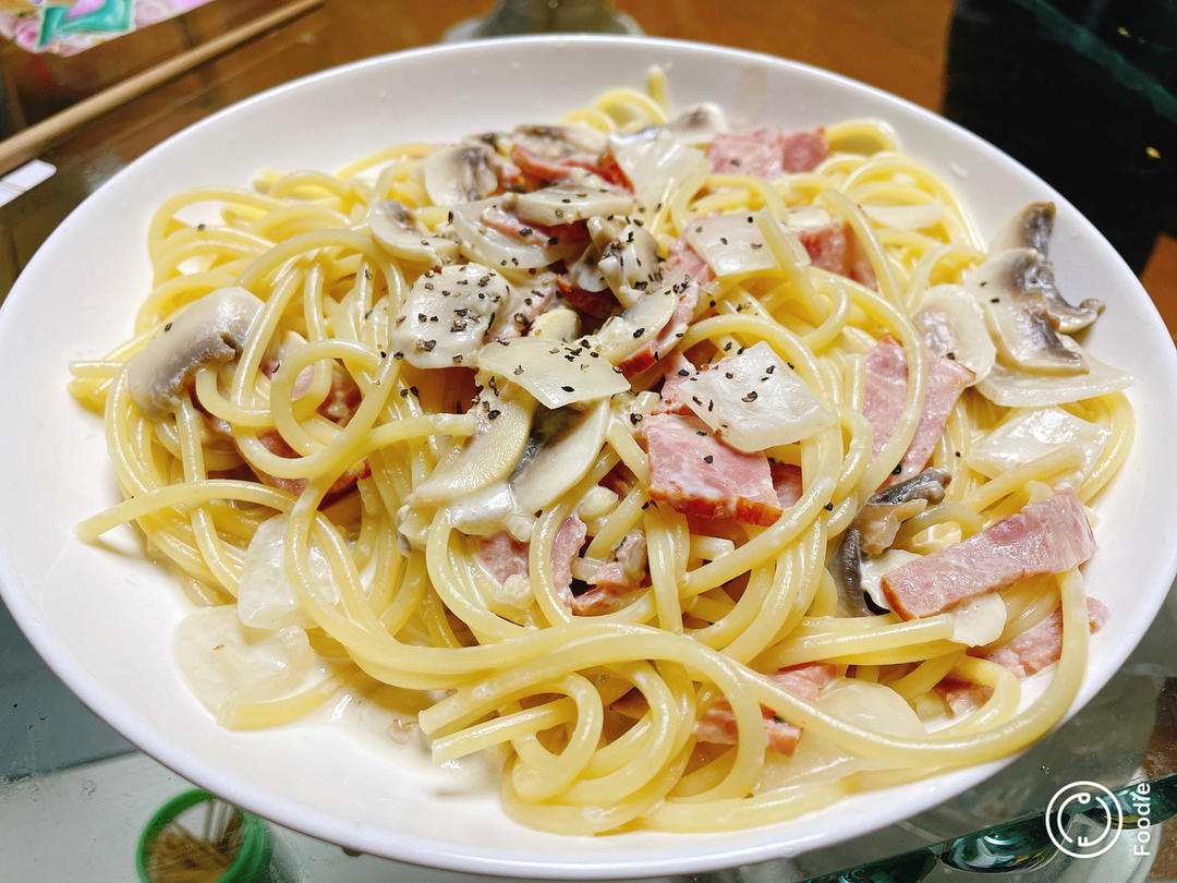 奶油蘑菇培根意大利面