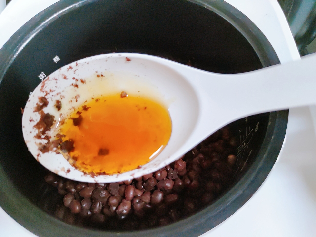 百搭甜品的「蜜红豆」 电饭煲懒人版的做法 步骤9