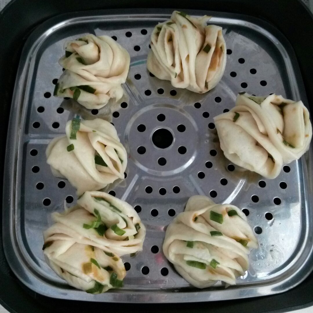 最好吃的火腿葱香花卷—附让葱不变黄的小窍门