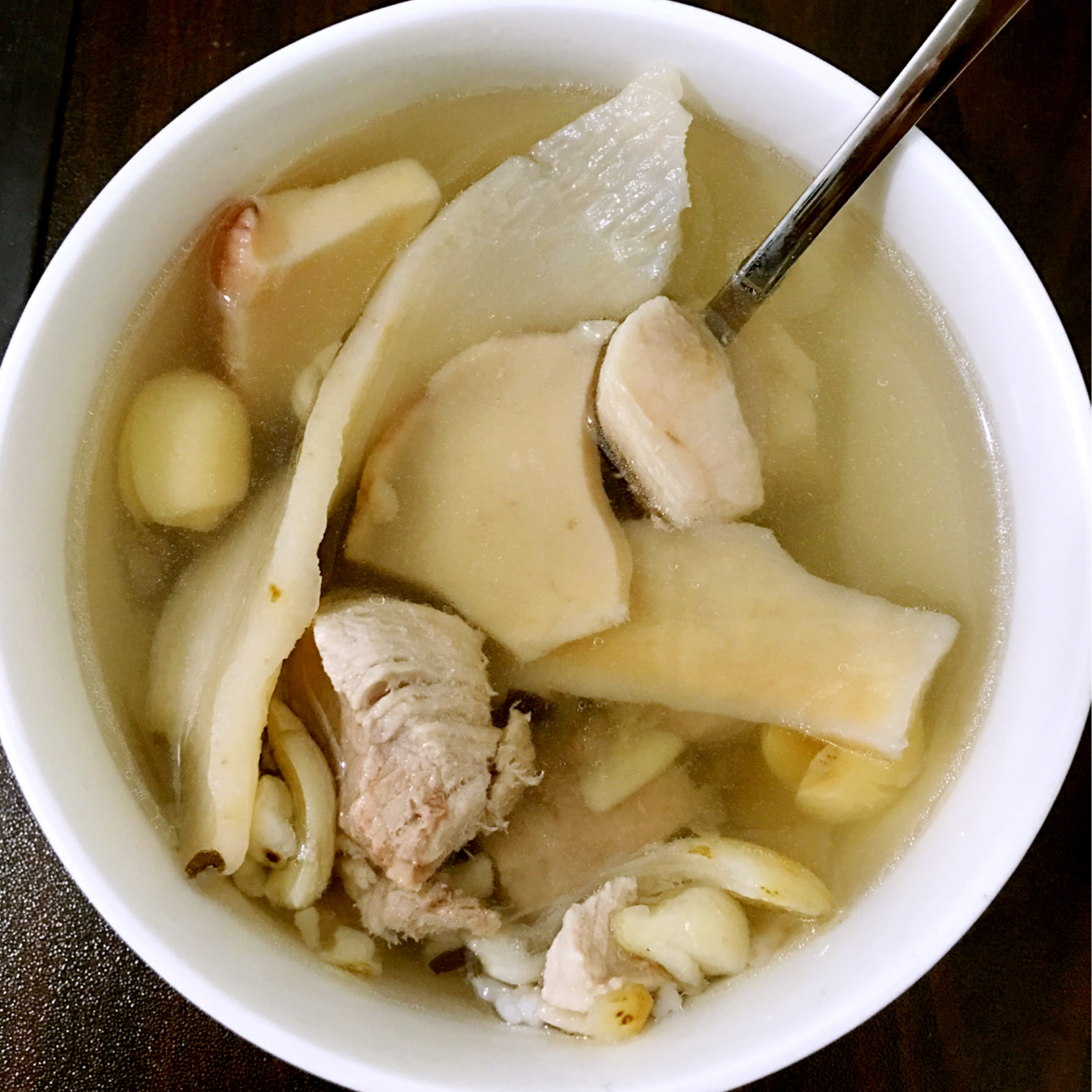 淮杞鸡脚响螺片汤