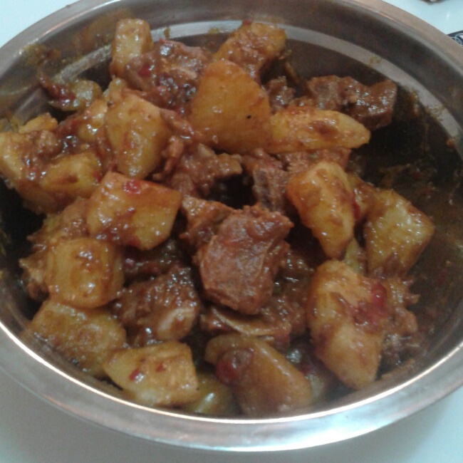 川味土豆烧排骨