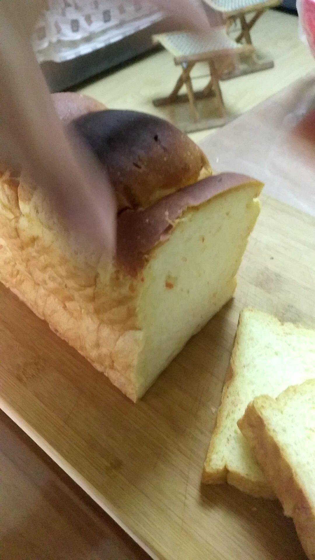 小朋友胡萝卜牛奶吐司