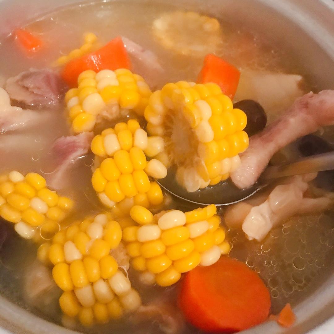花胶鸡脚瘦肉养颜汤