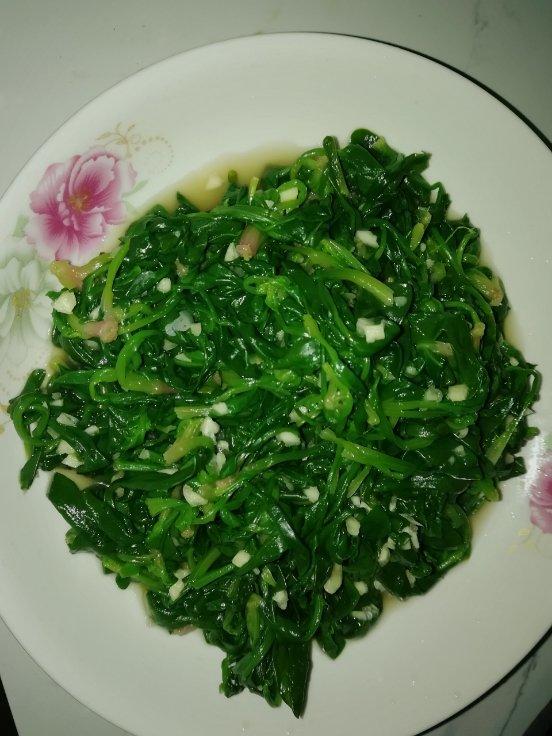 凉拌花生米菠菜