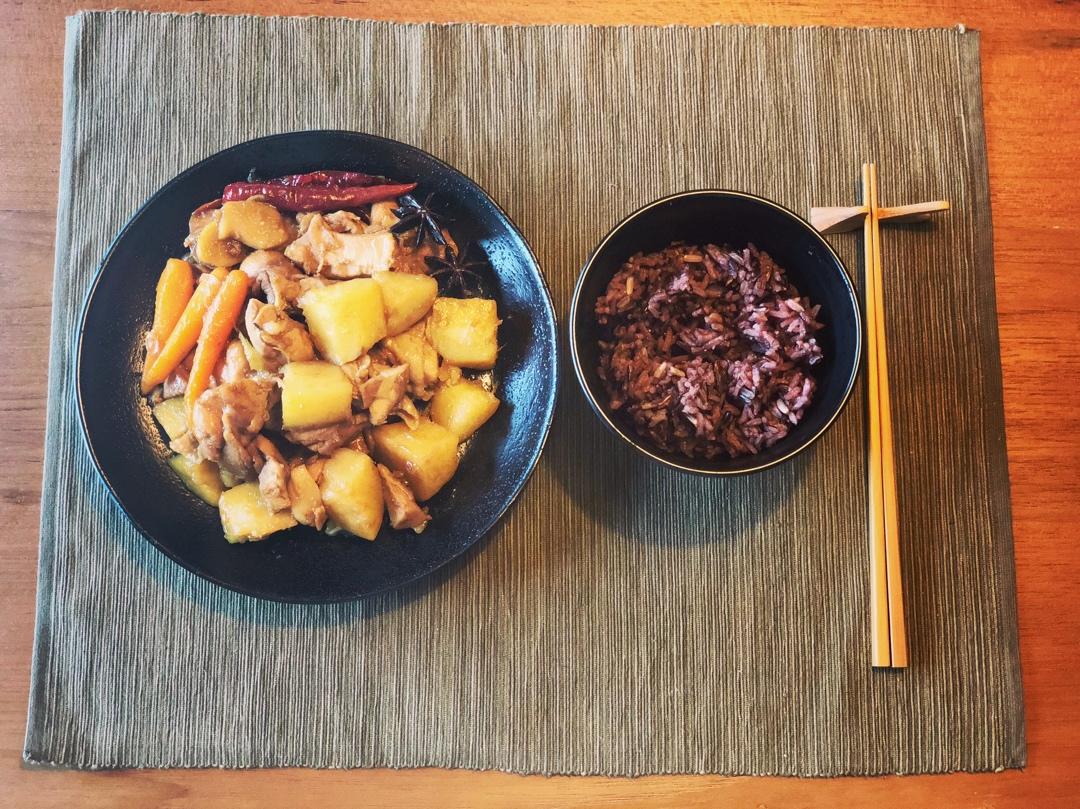 土豆炖鸡块