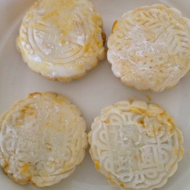 南瓜冰皮月饼