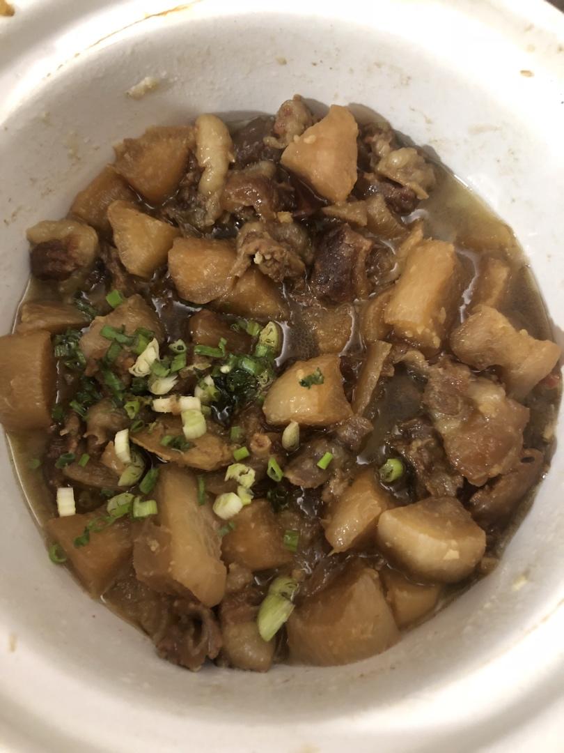 白萝卜炖牛腩