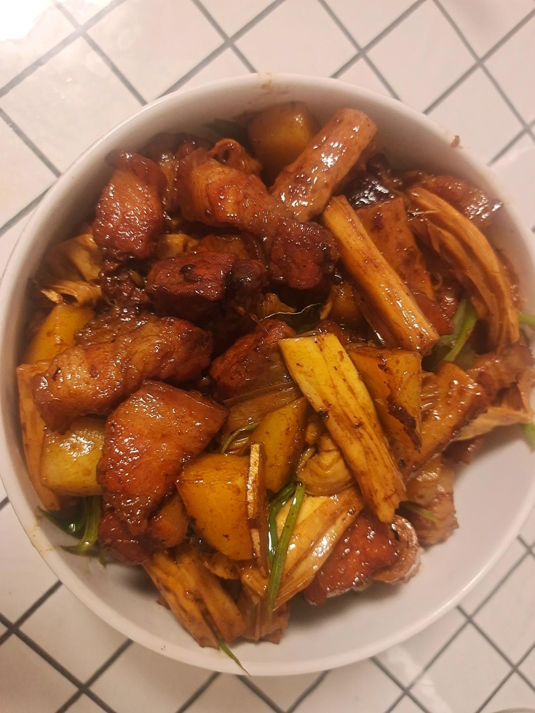 红烧肉炖土豆（丝毫不腻）