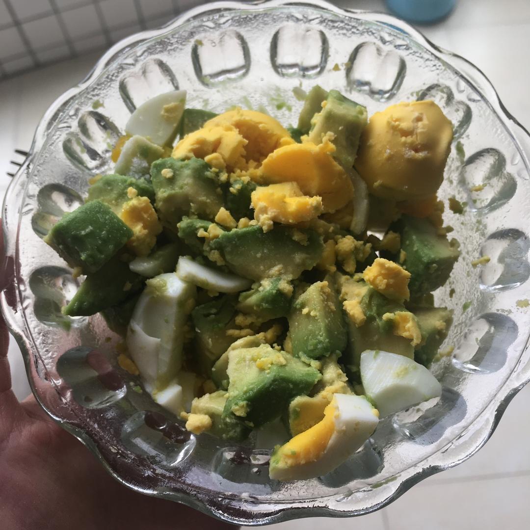 早餐之牛油果鸡蛋沙拉