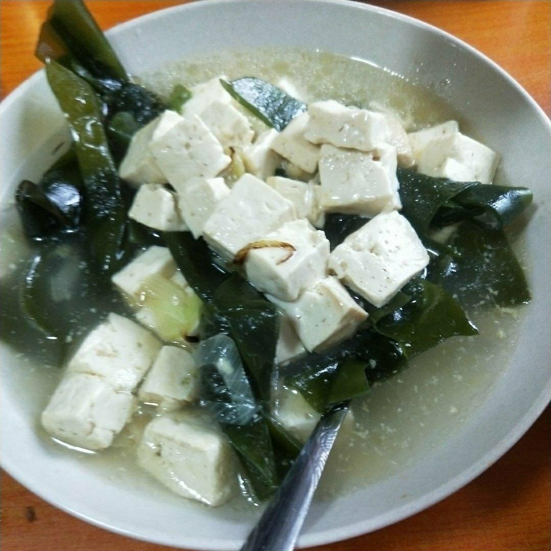 海带豆腐汤