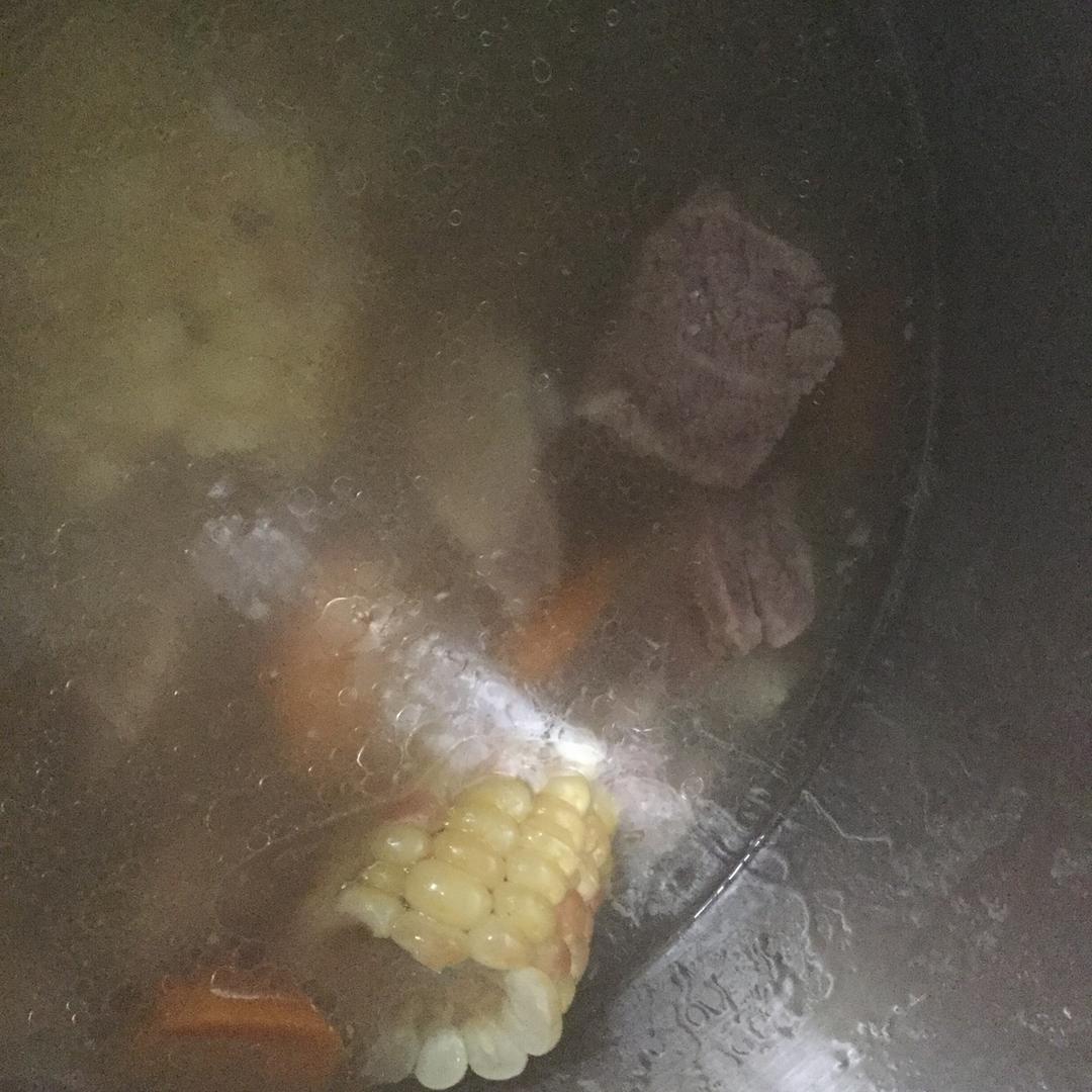 排骨玉米汤