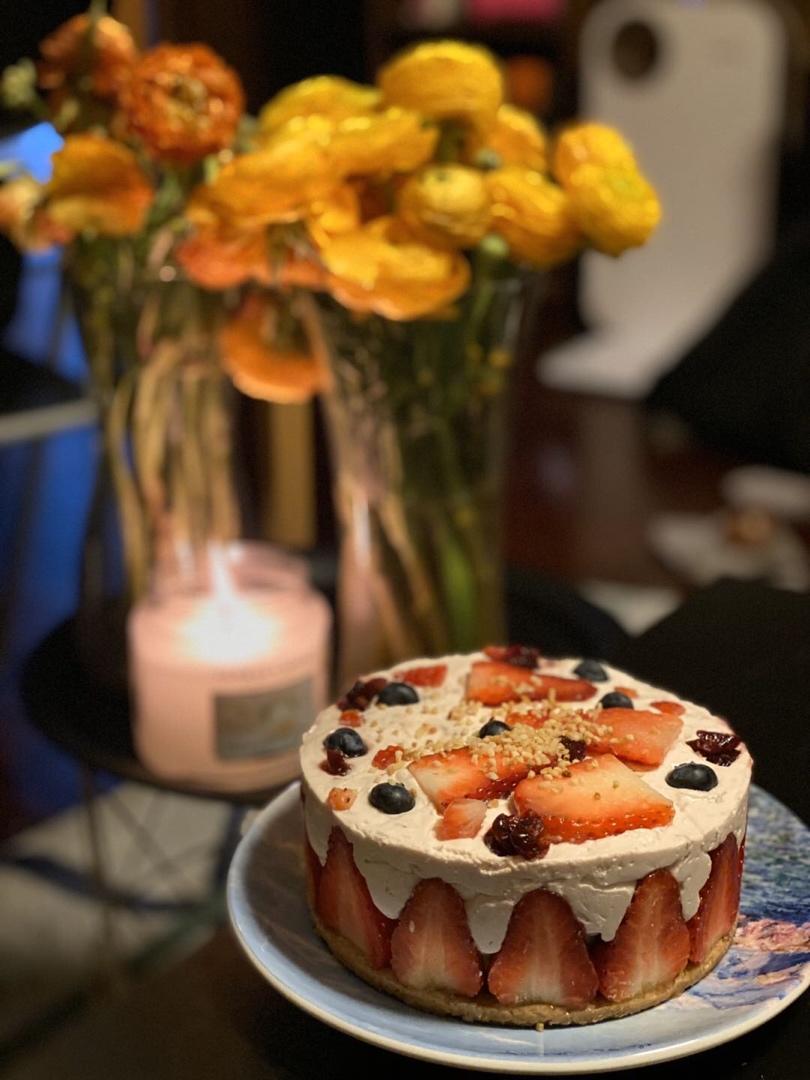 草莓季又到了，来个不用烤箱的草莓酸奶慕斯吧