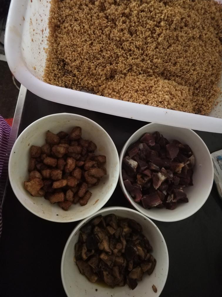 香菇鲜肉腊肉粽