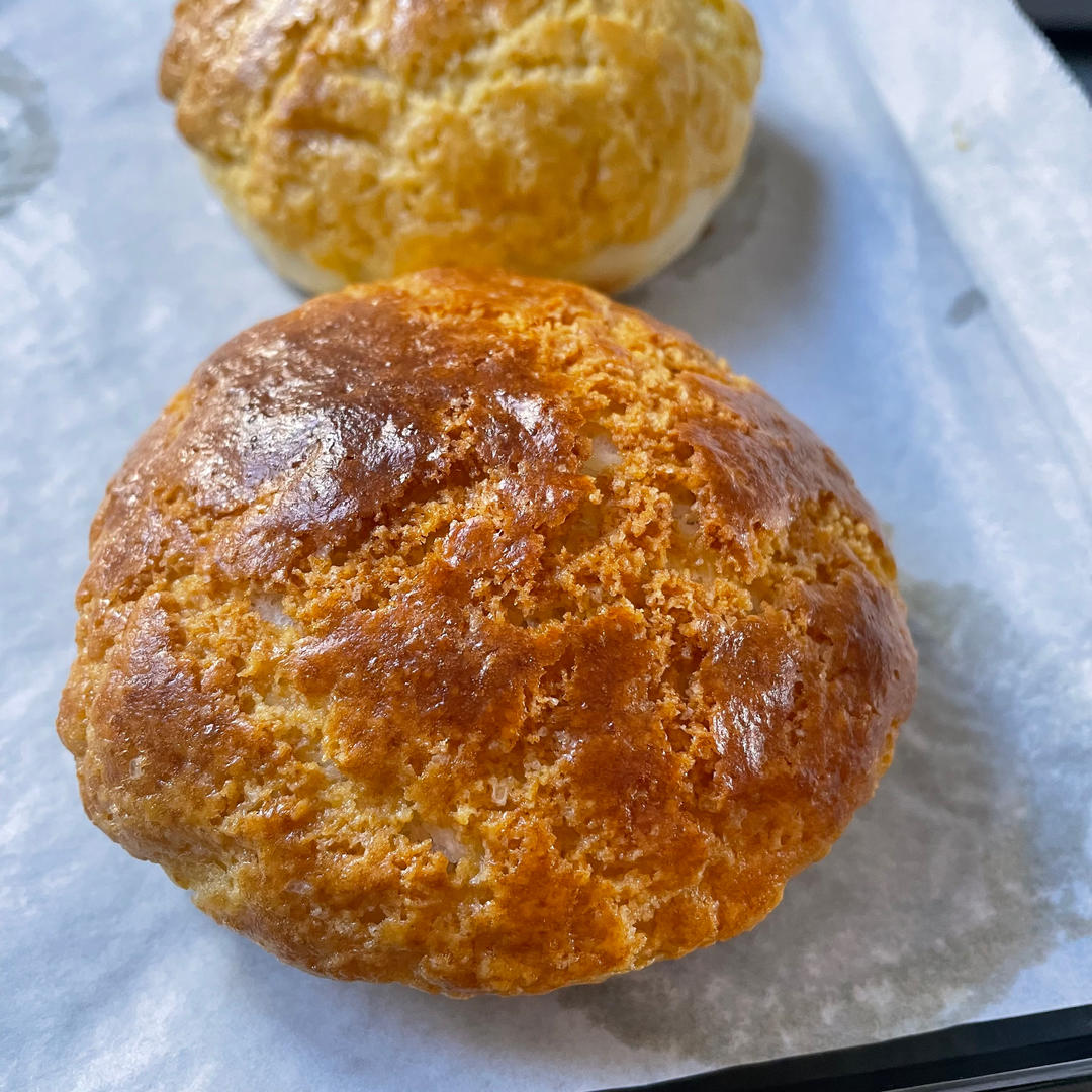 做100款面包の12：在家开茶餐厅!港式菠萝包 –不划格子自然裂开的香酥脆皮！菠萝油/酥皮包