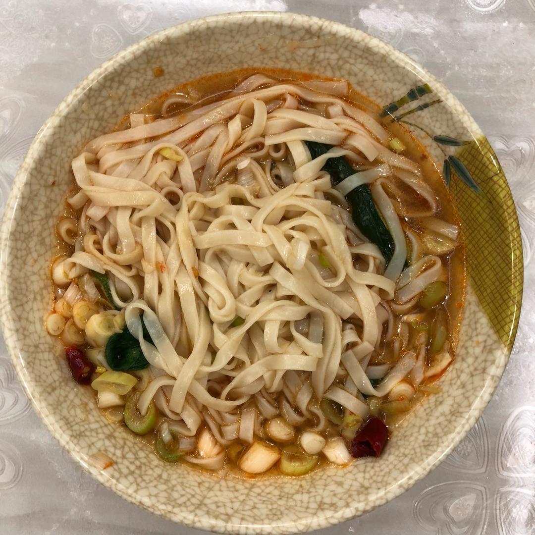 香辣酸汤面