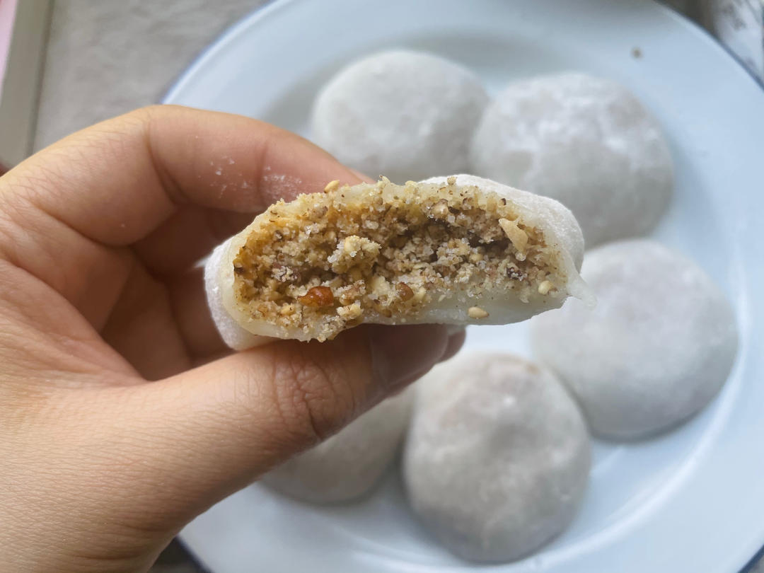 妈妈的最爱--花生芝麻糯米糍凉糕（附带烤花生做法）