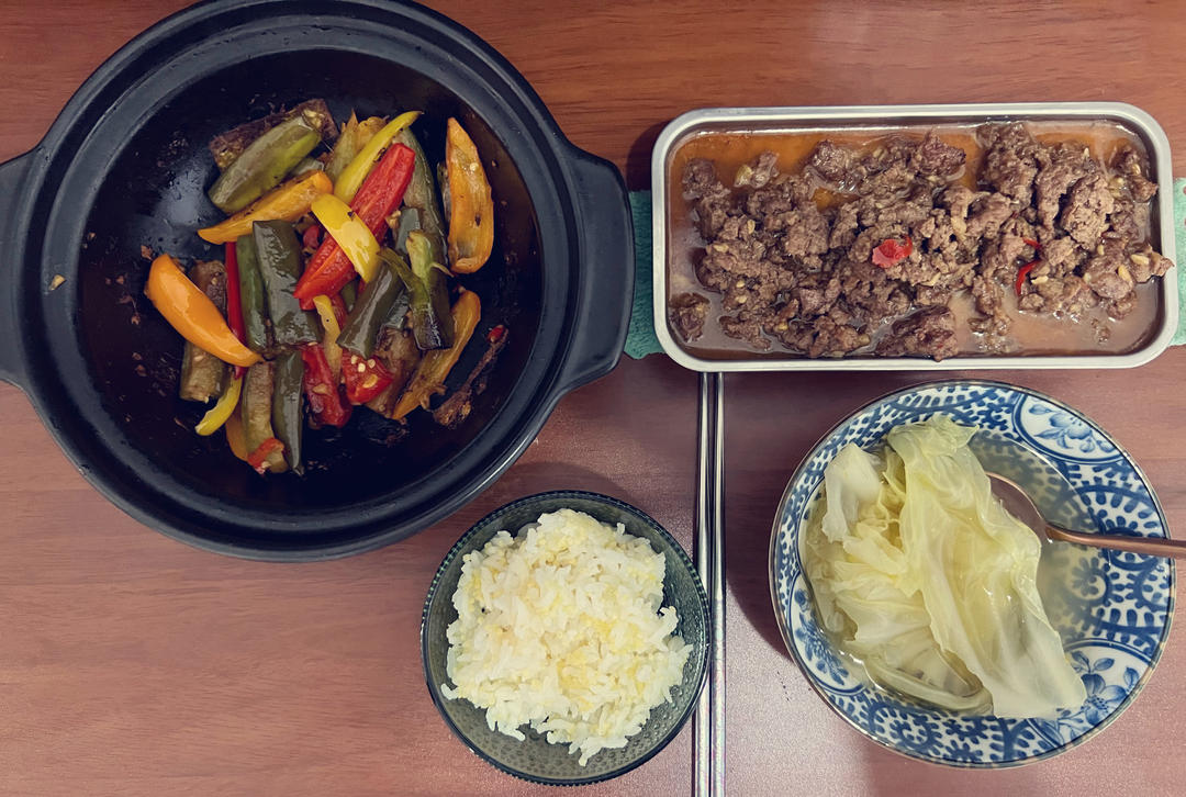 【昨日的美食第八集】茄子彩椒/筑前煮/三文鱼寿司饭