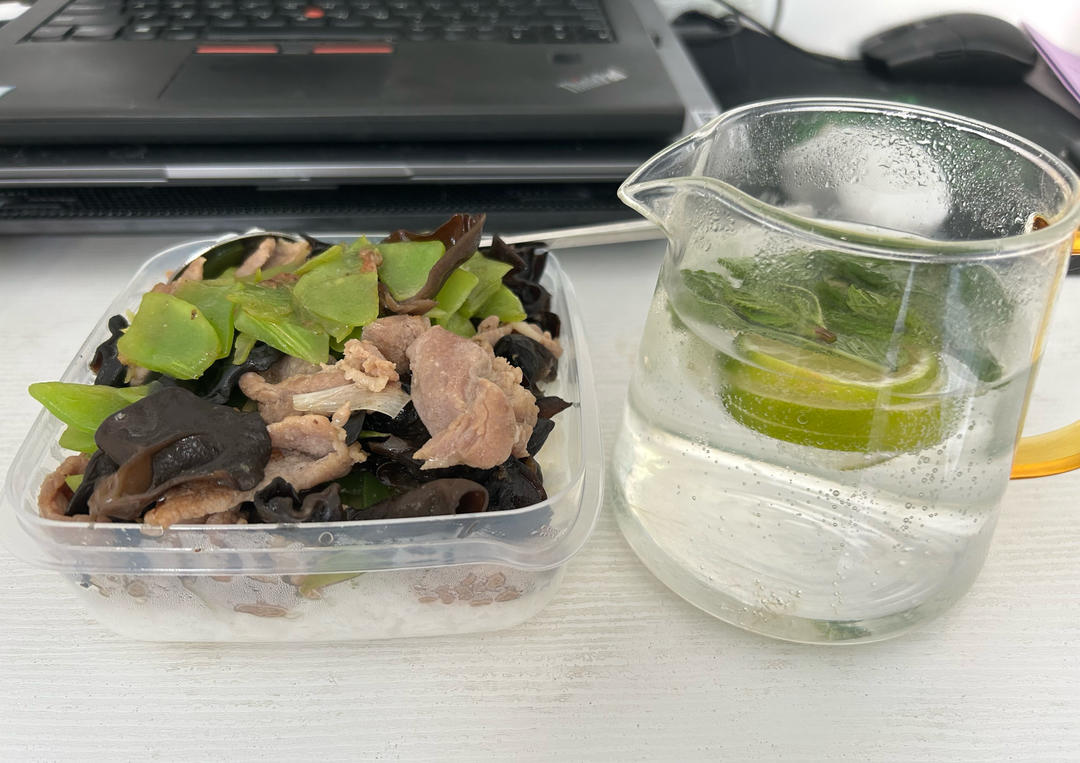 青笋木耳肉片