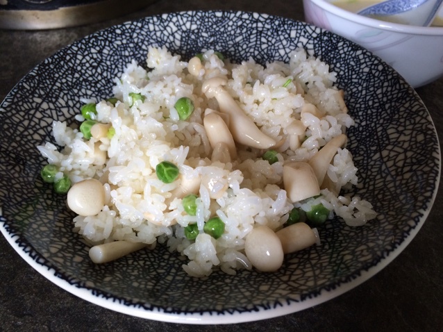 葱油青豆菇菇饭--松下SR-ANY151-P IH变频电饭煲