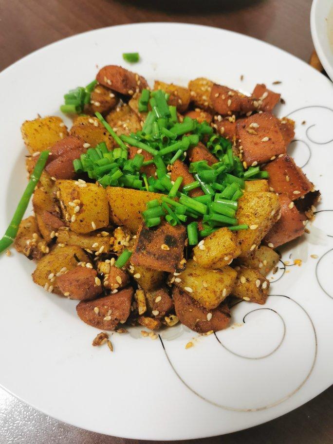 孜然土豆火腿肠 香辣过瘾还便宜！