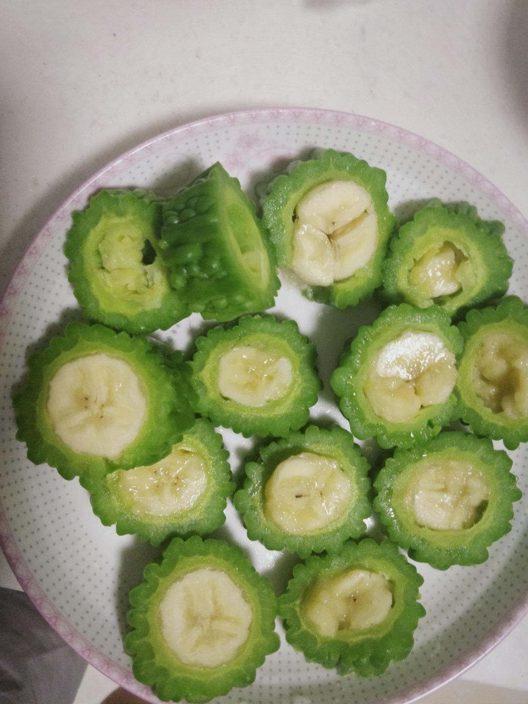 清爽凉菜——苦瓜酿香蕉