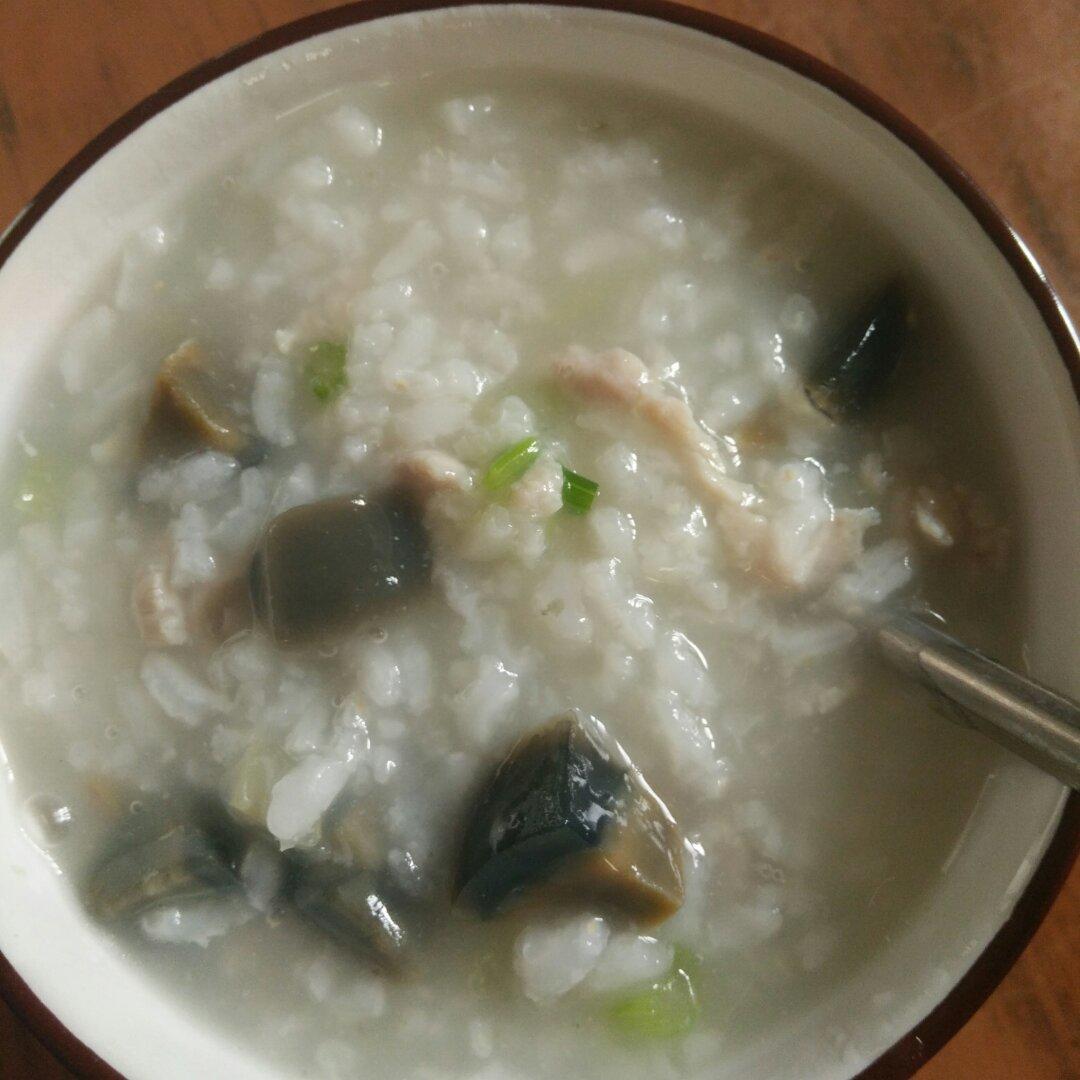 堂妈家的皮蛋瘦肉粥
