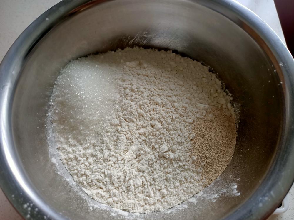 纯奶手撕吐司的做法 步骤1