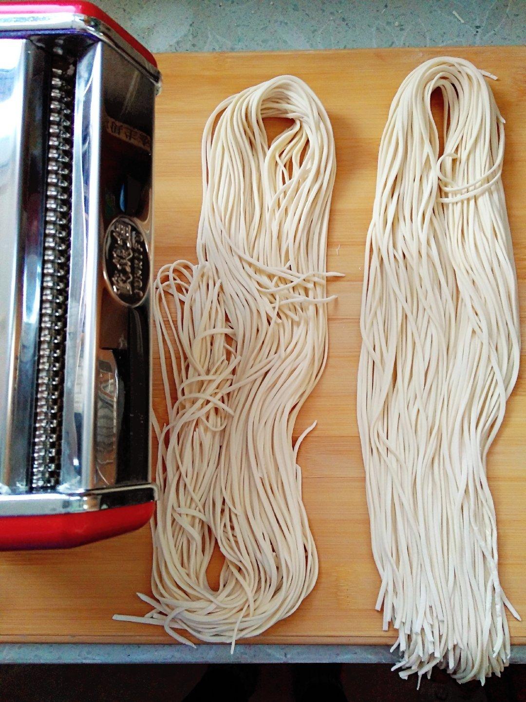 自制Q弹筋道的面条（压面机版）