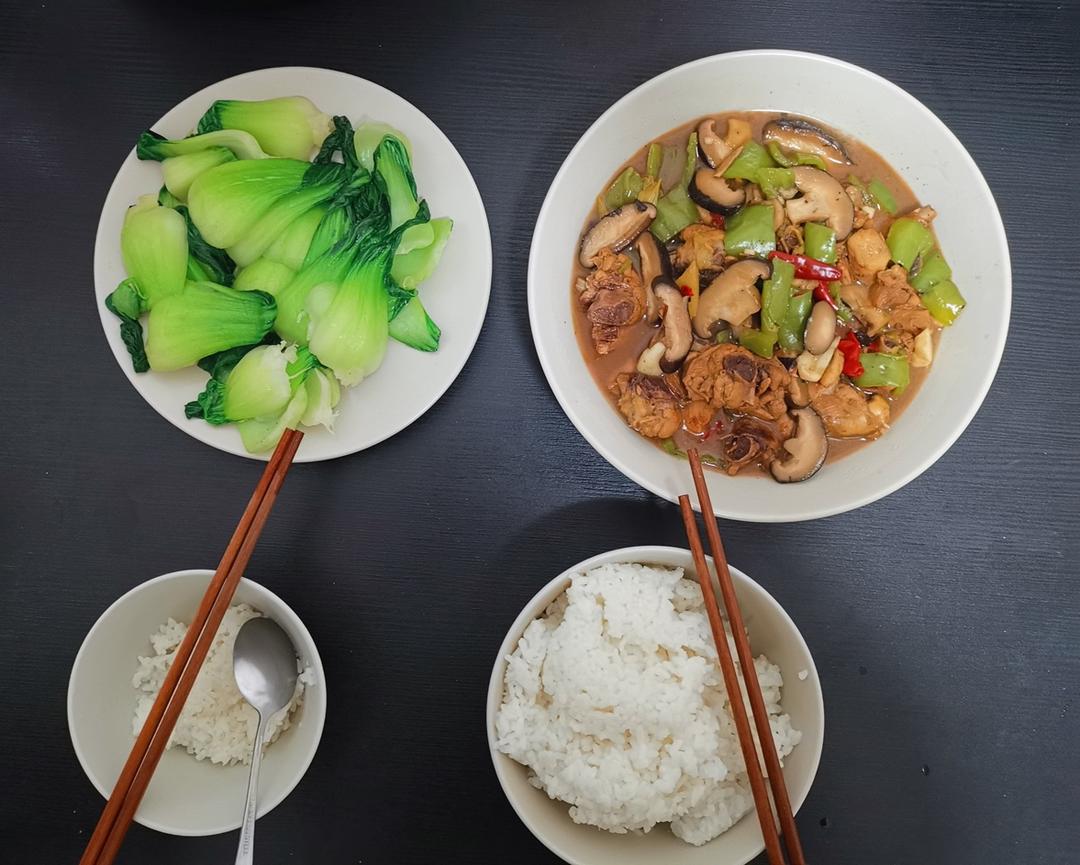 黄焖鸡米饭