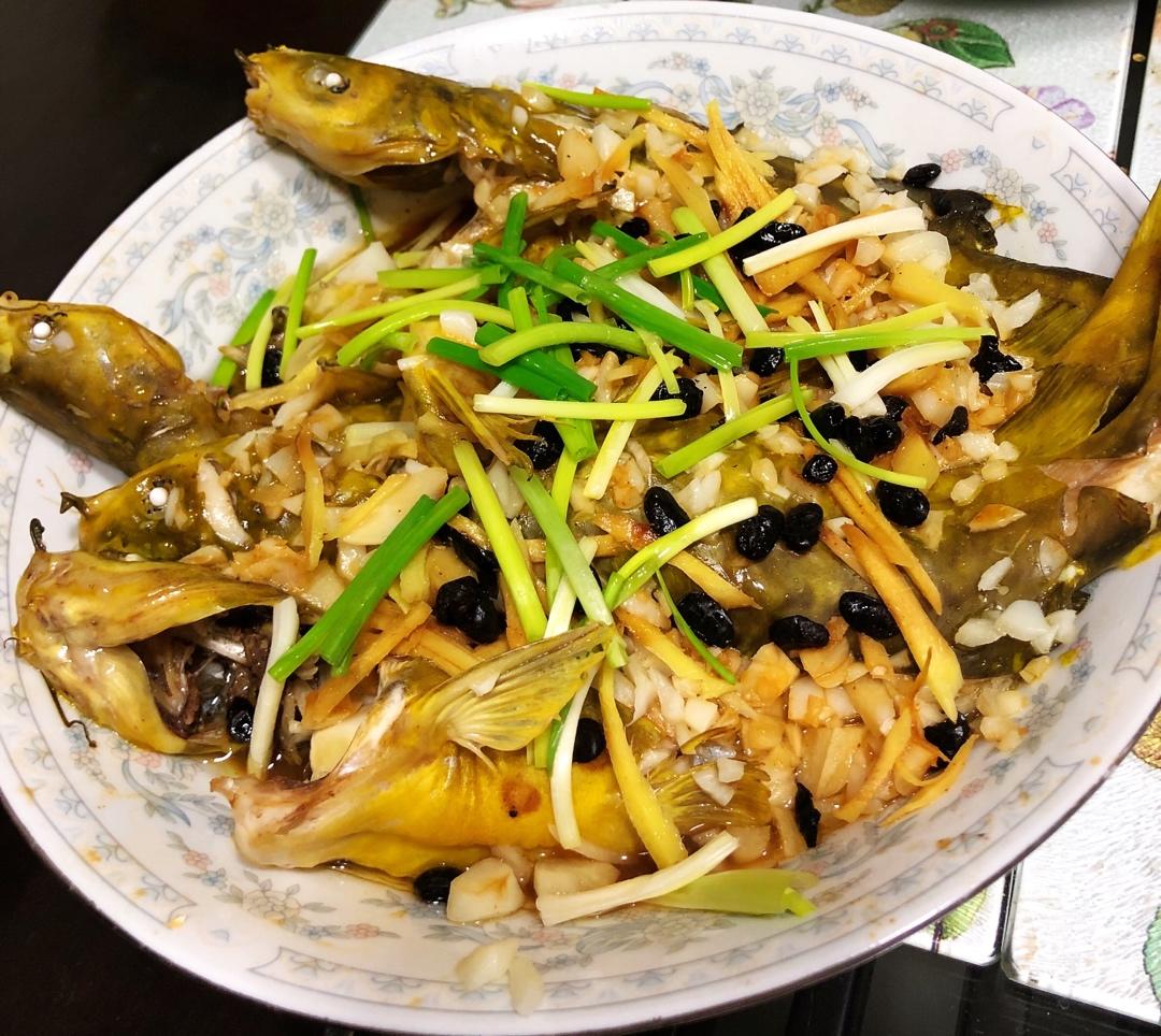 鲜美得不得了的清蒸黄骨鱼