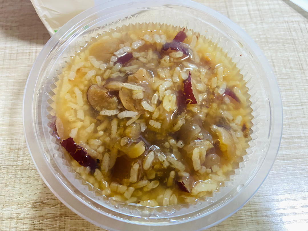 桂圆红枣糯米粥