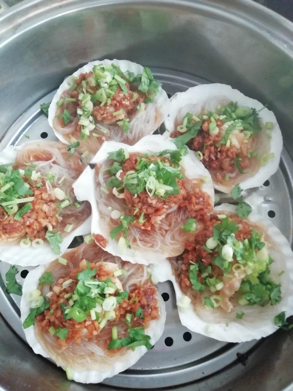蒜蓉粉丝蒸扇贝（清晰图片步骤讲解）