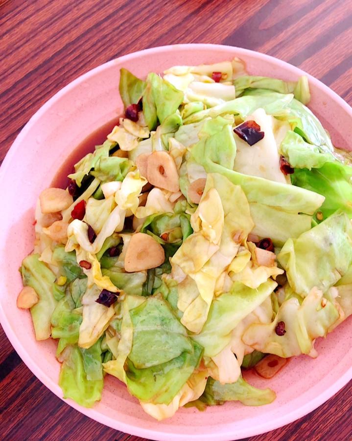 厨师长教你：“手撕包菜”的家常做法,简单又不失美味
