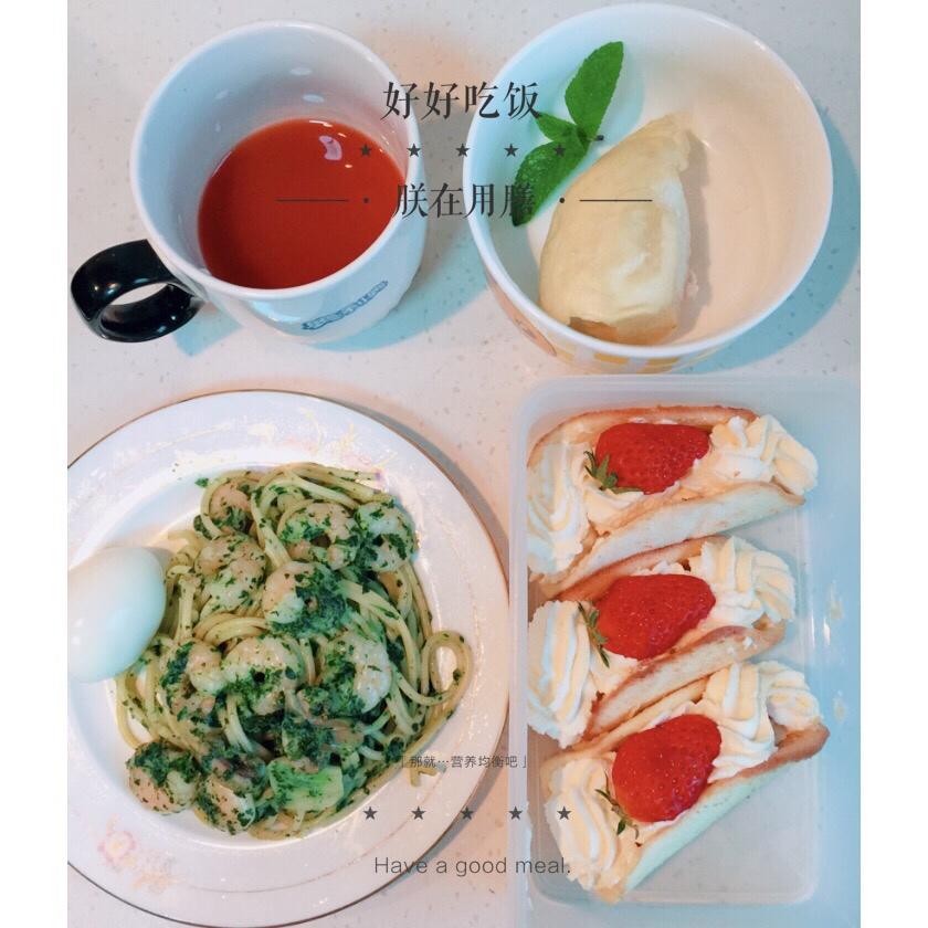 奶油菠菜青酱意大利面