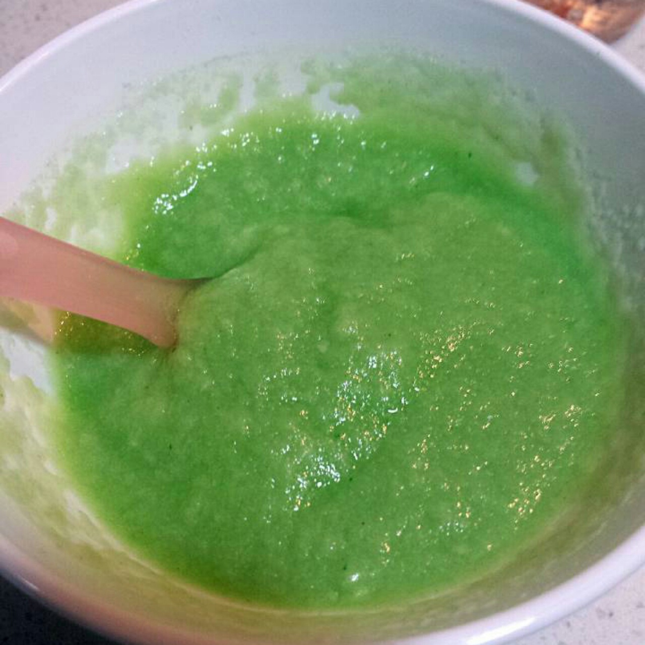 宝宝辅食之菜汁米粉