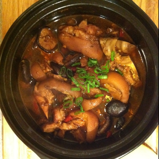 香菇炖蹄膀